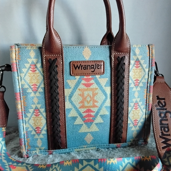 Wrangler Southwestern Pattern Bag With Adjustable Strap And Handles SUPER CLEAN - Picture 2 of 9